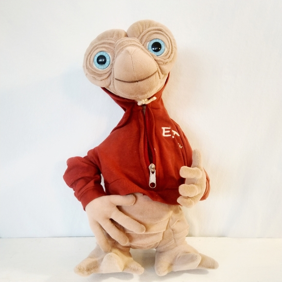 Vintage Other - Vintage ET plush toy. EUC Universal Studios 16"